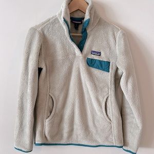 Women’s Patagonia thick fleece.